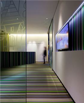 辦公家具公司——前臺(tái)大廳的設(shè)計(jì)