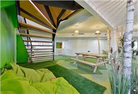 上海辦公家具廠家:草原風(fēng)前臺休閑區(qū)