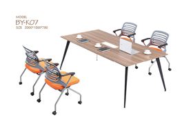 “長(zhǎng)腿”洽談桌