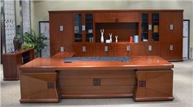 實(shí)木家具好還是板式家具好 實(shí)木家具好還是板式家具好