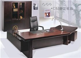 如何擺放辦公桌？