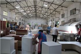 碧江膠板二部生產(chǎn)現(xiàn)場 碧江膠板二部生產(chǎn)現(xiàn)場