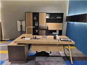 經(jīng)理辦公桌定制