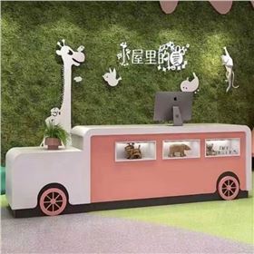 教育機構(gòu)辦公桌前臺