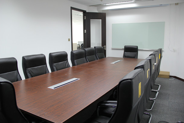 上德企業(yè)集團大會議室