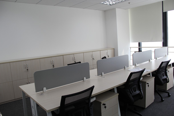 上德企業(yè)集團職員辦公區(qū)3