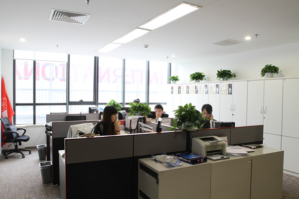 上海辦公家具廠家——碧江辦公家具網(wǎng)為漢今國際打造的職員辦公區(qū)1