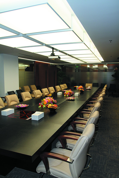 上海辦公家具廠家——碧江辦公家具網(wǎng)為漢今國際打造的大會(huì)議室