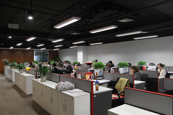 上海辦公家具廠家——碧江辦公家具網(wǎng)為漢今國際打造的職員辦公區(qū)2