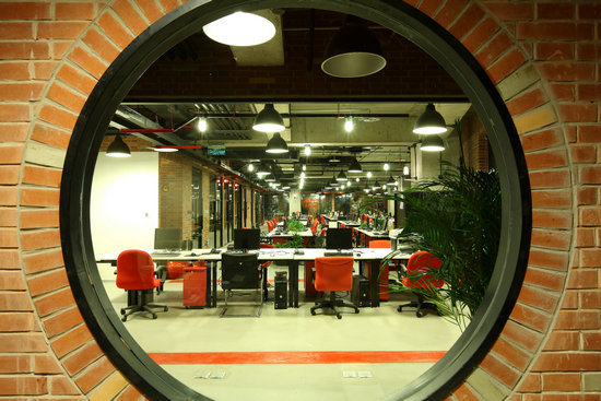 上海辦公家具廠家——工業(yè)風(fēng)下的蘇州園林風(fēng)