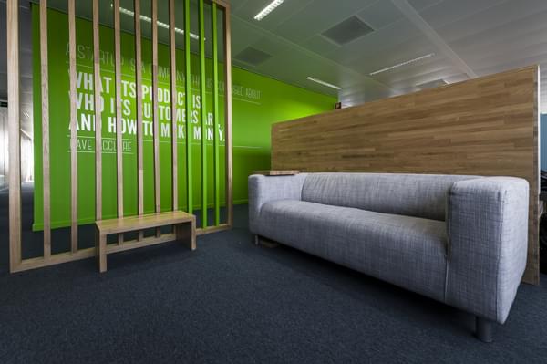 上海辦公家具廠家:帶您走進(jìn)Nest時(shí)尚辦公空間——前臺(tái)接待區(qū)