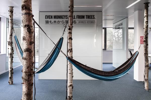 上海辦公家具廠家:帶您走進(jìn)Nest時(shí)尚辦公空間——休閑區(qū)一角