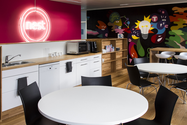 上海辦公家具廠家:帶您走進(jìn)Nest時(shí)尚辦公空間——茶水間