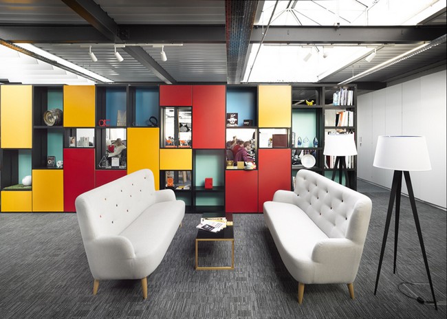 上海辦公家具廠家：碧江辦公家具打造健康環(huán)保前臺洽談區(qū)