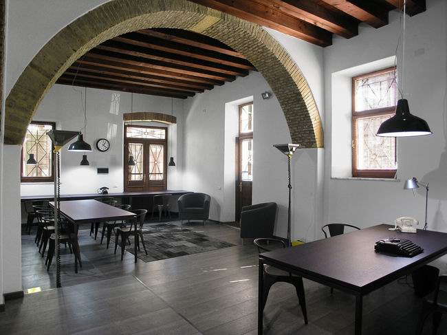 上海碧江辦公家具為您打造鬧市深處的辦公場(chǎng)所