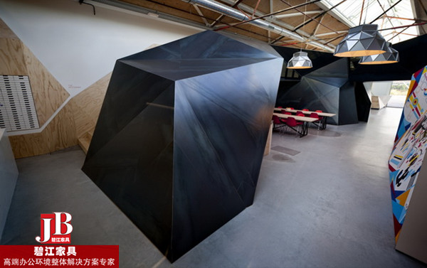 上海碧江辦公家具打造紅牛飲料上海分公司前臺(tái)接待區(qū)辦公家具