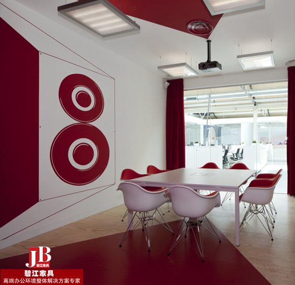 上海碧江辦公家具打造紅牛飲料上海分公司開放會(huì)議區(qū)辦公家具