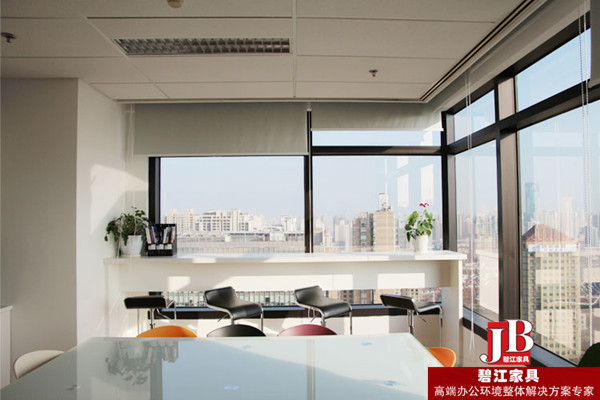 去哪兒網(wǎng)時(shí)尚會(huì)議桌配置