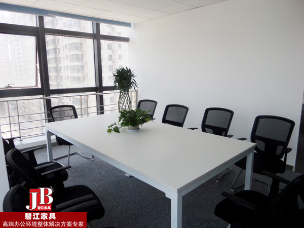 去哪兒網(wǎng)板式會(huì)議桌配置