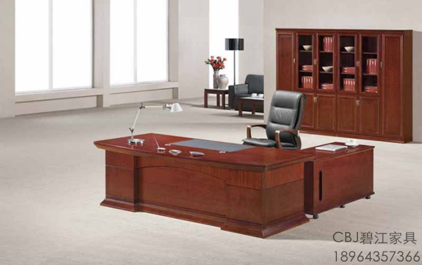 多功能辦公椅設(shè)計