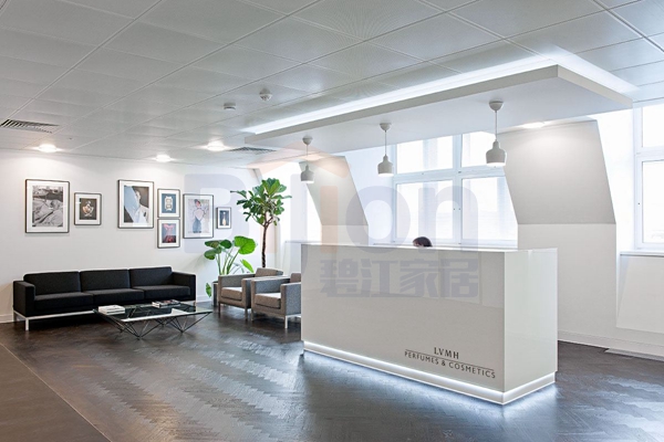 公司接待前臺(tái)