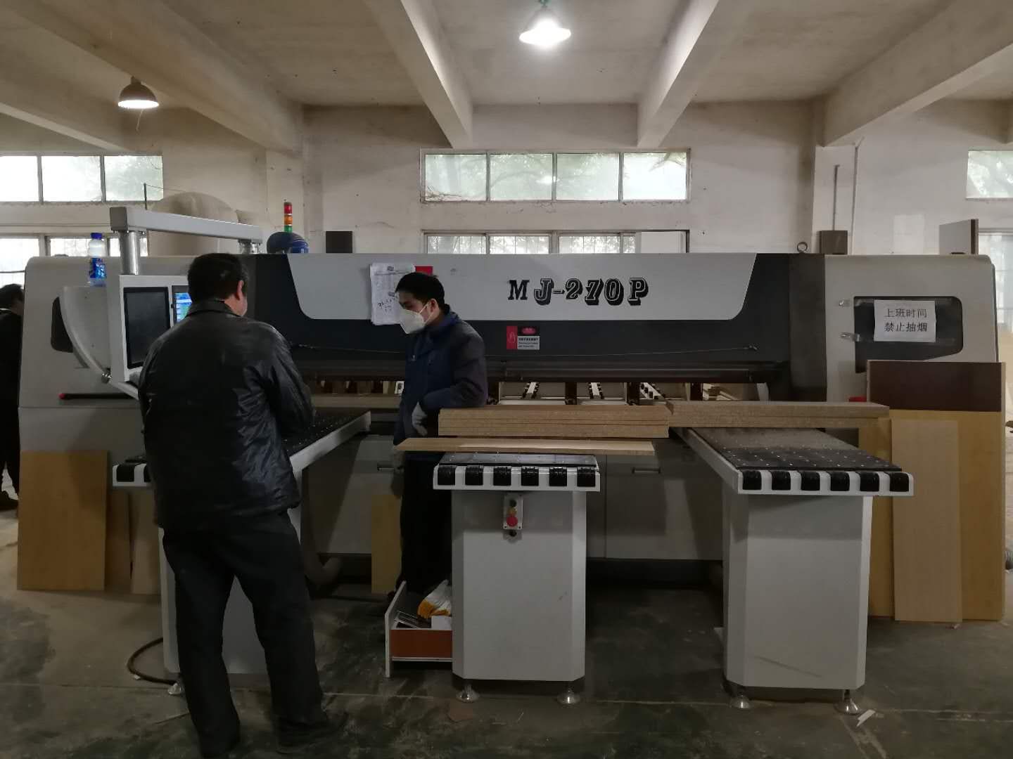 碧江家具膠板生產(chǎn)線(xiàn)