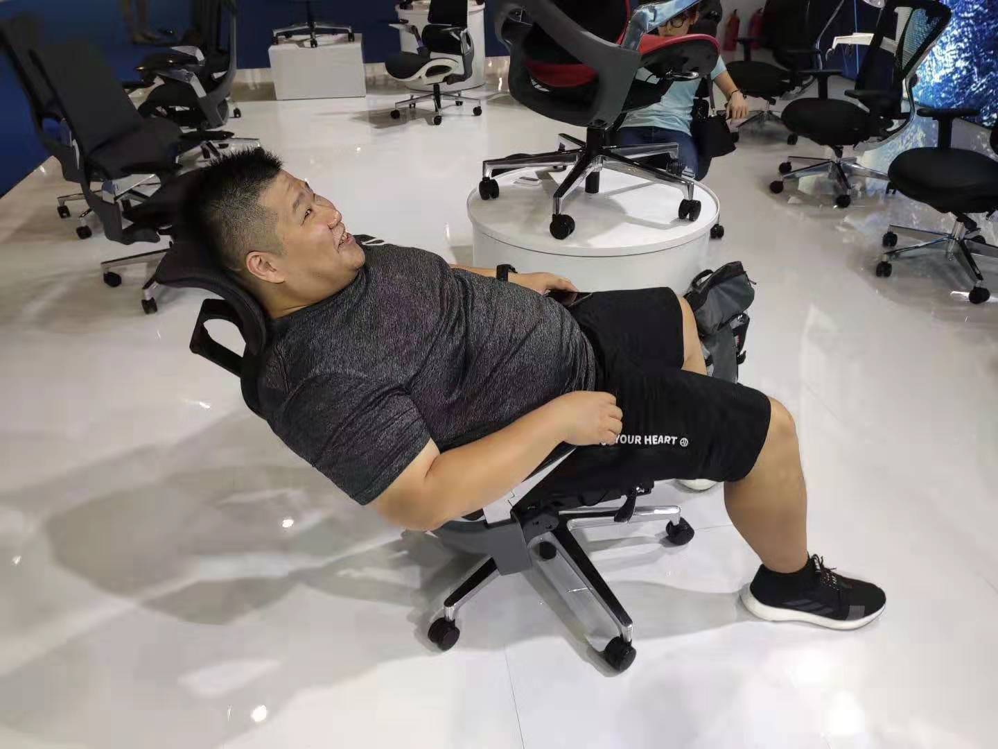 人體工學(xué)椅