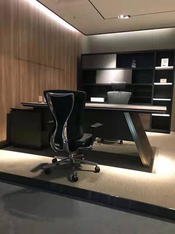 人體工學(xué)椅