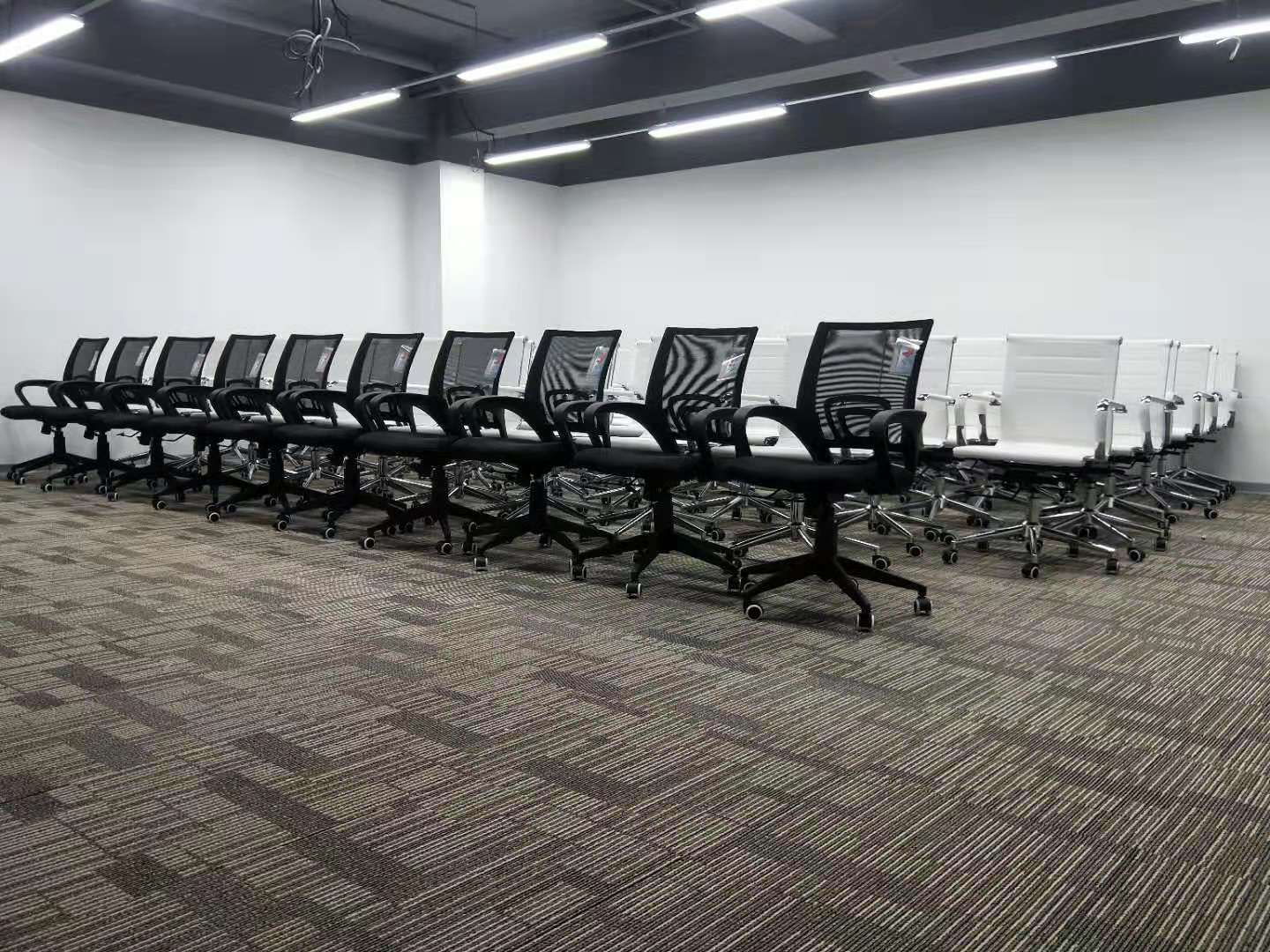 簡(jiǎn)約辦公椅