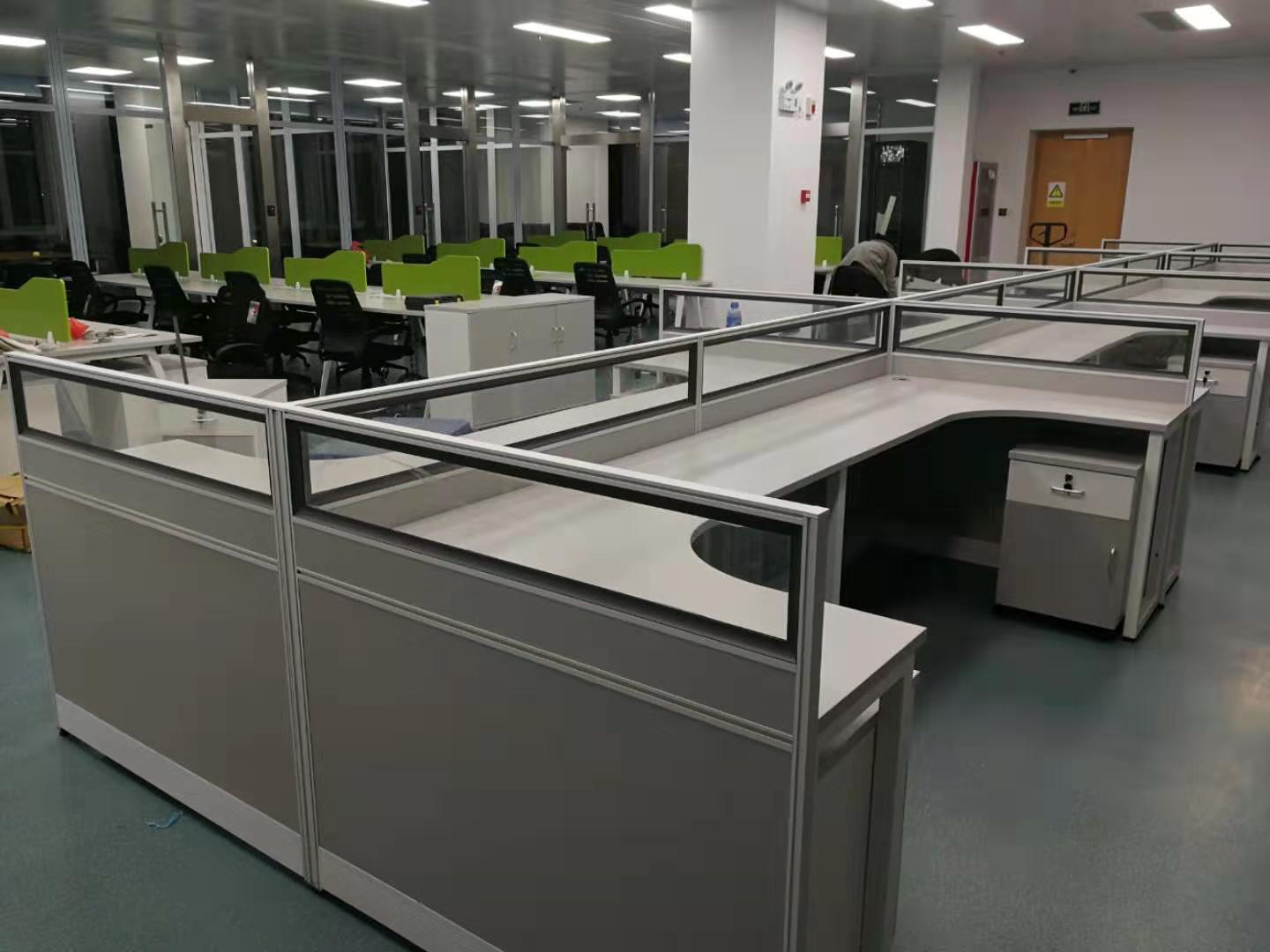 辦公桌屏風(fēng)隔斷廠家