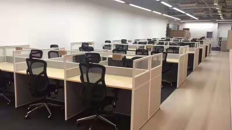 簡(jiǎn)易屏風(fēng)隔斷辦公桌