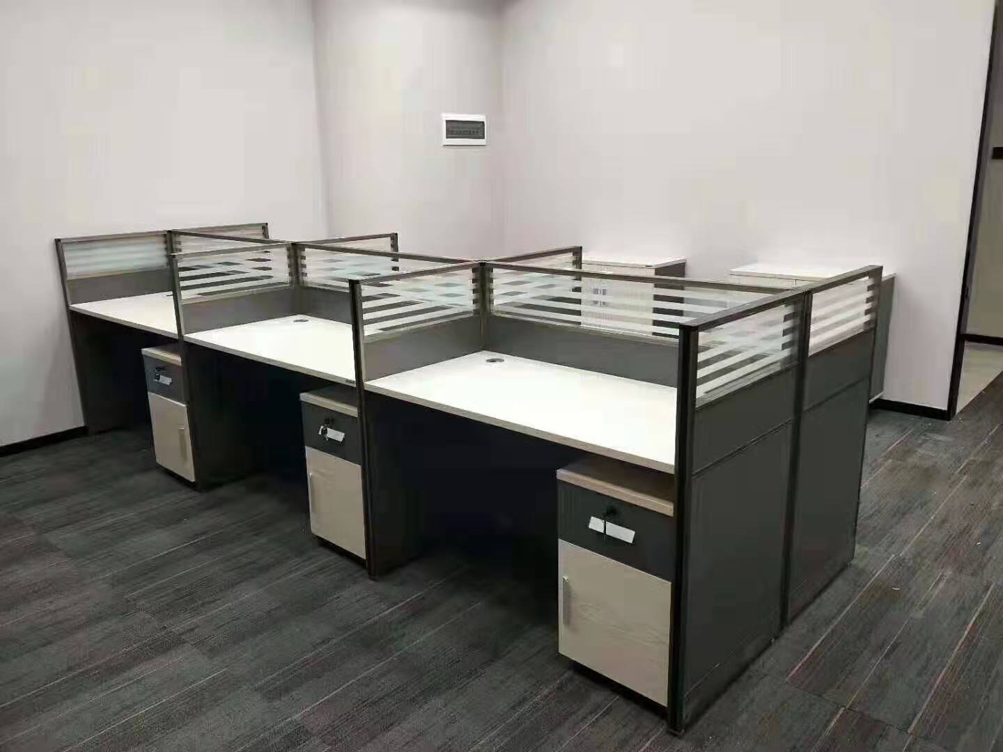 辦公桌屏風(fēng)隔斷廠家