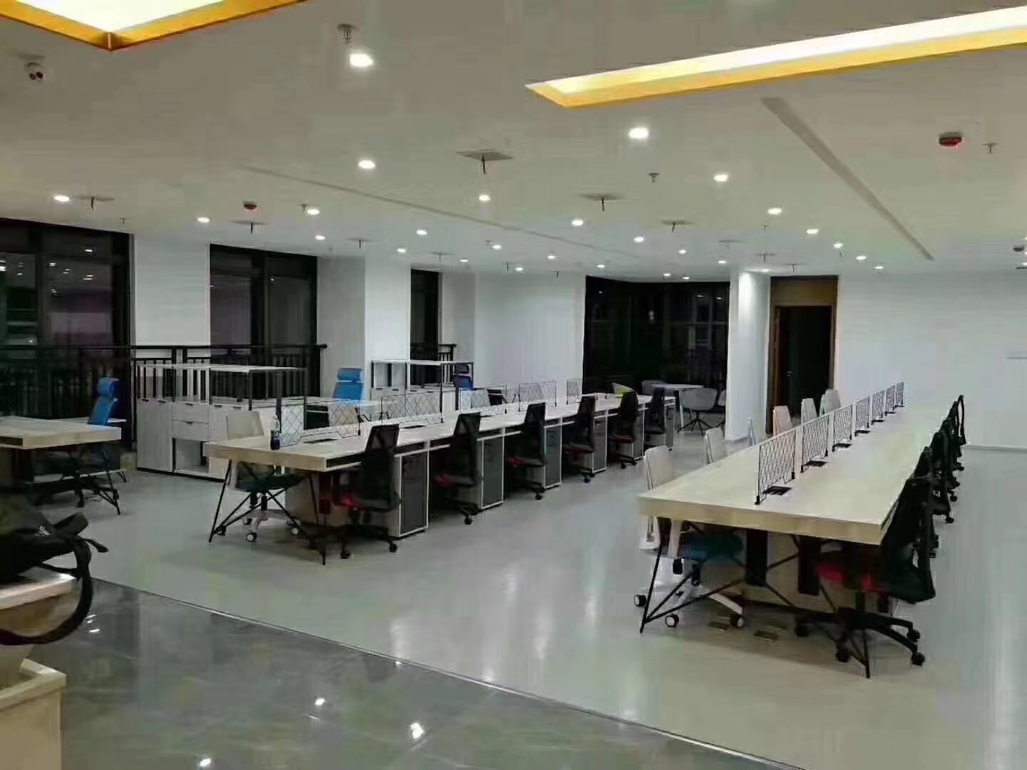 板式組合辦公桌