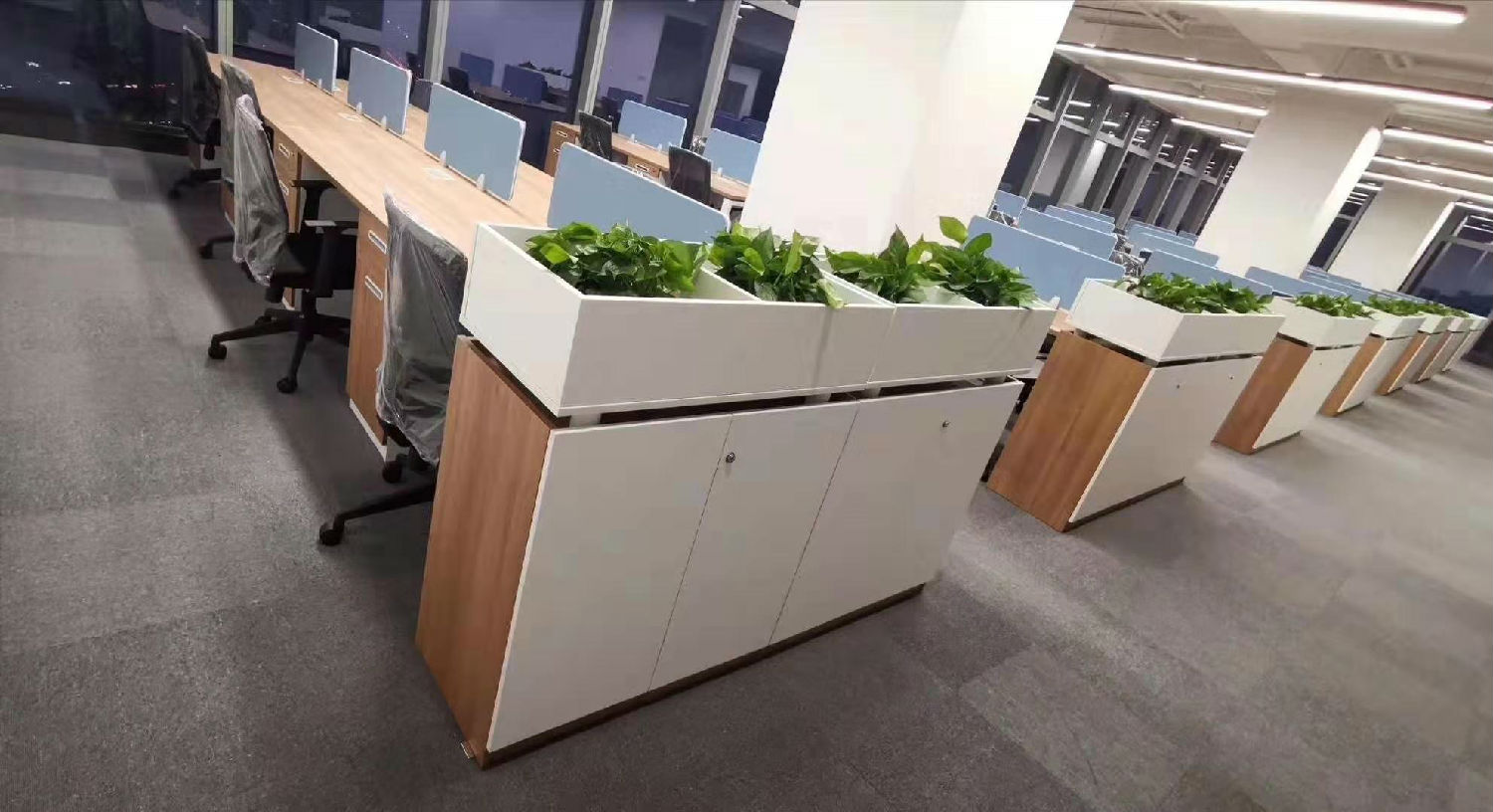 定制屏風(fēng)辦公桌