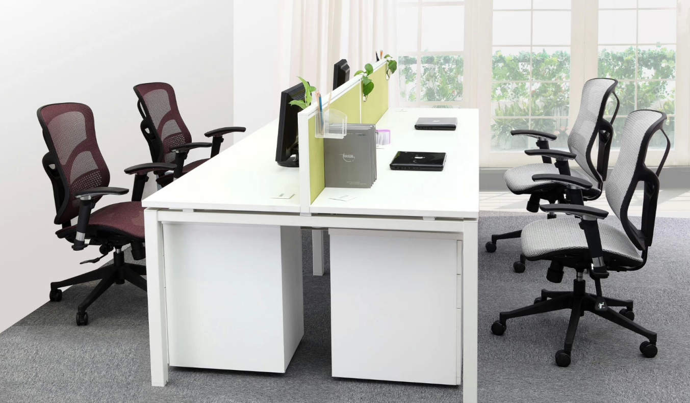 現(xiàn)代鋼架辦公桌