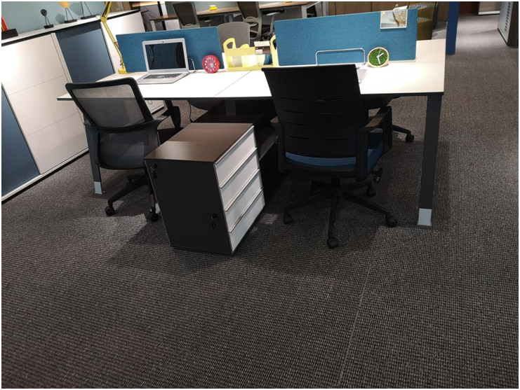 辦公桌屏風(fēng)式隔斷