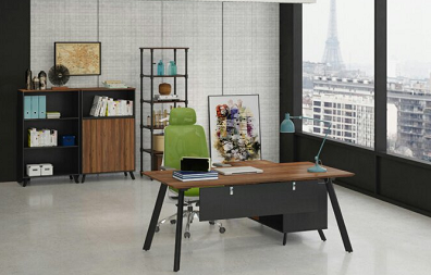 老板辦公桌多少錢