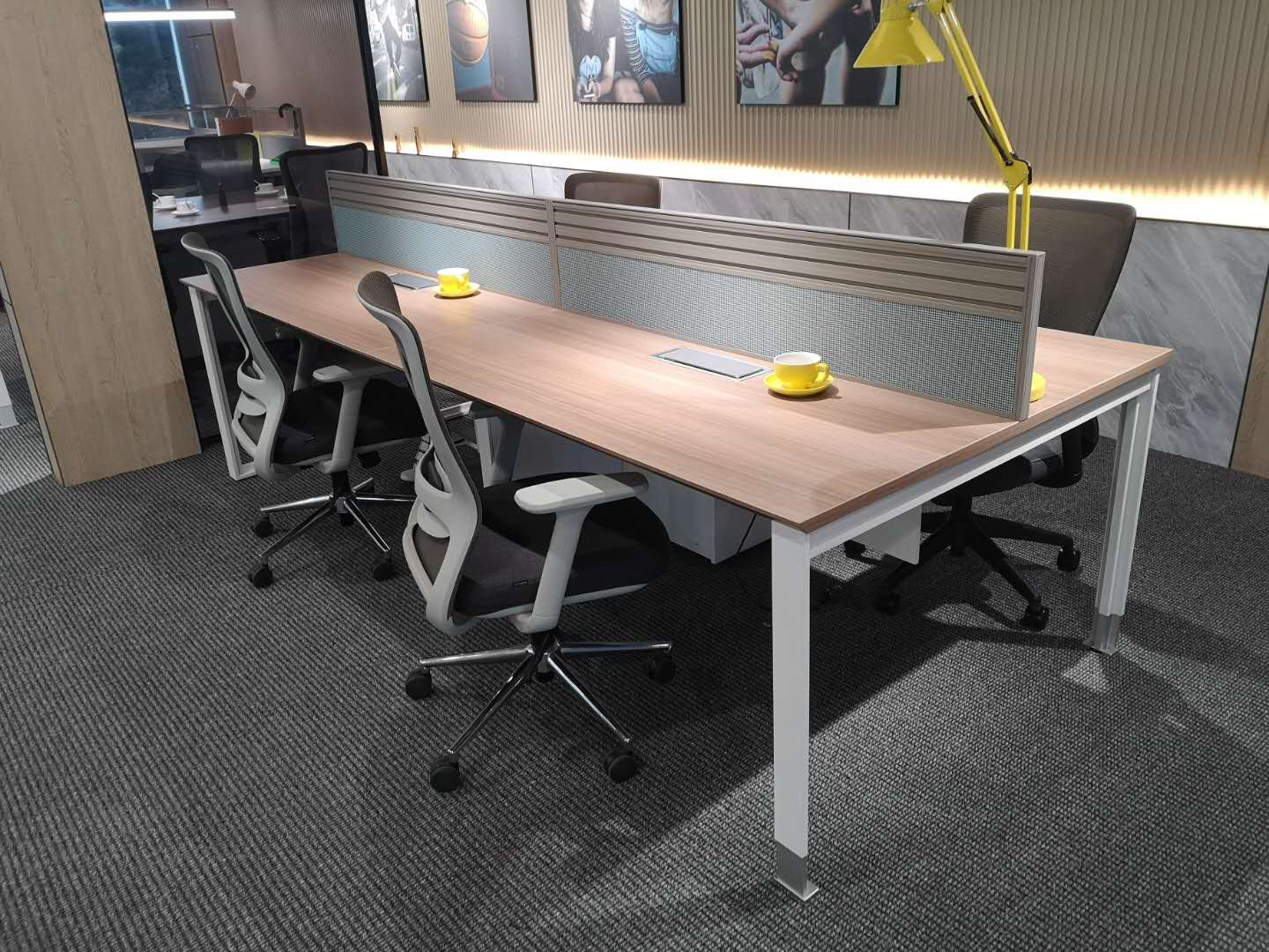 屏風(fēng)辦公桌多少錢