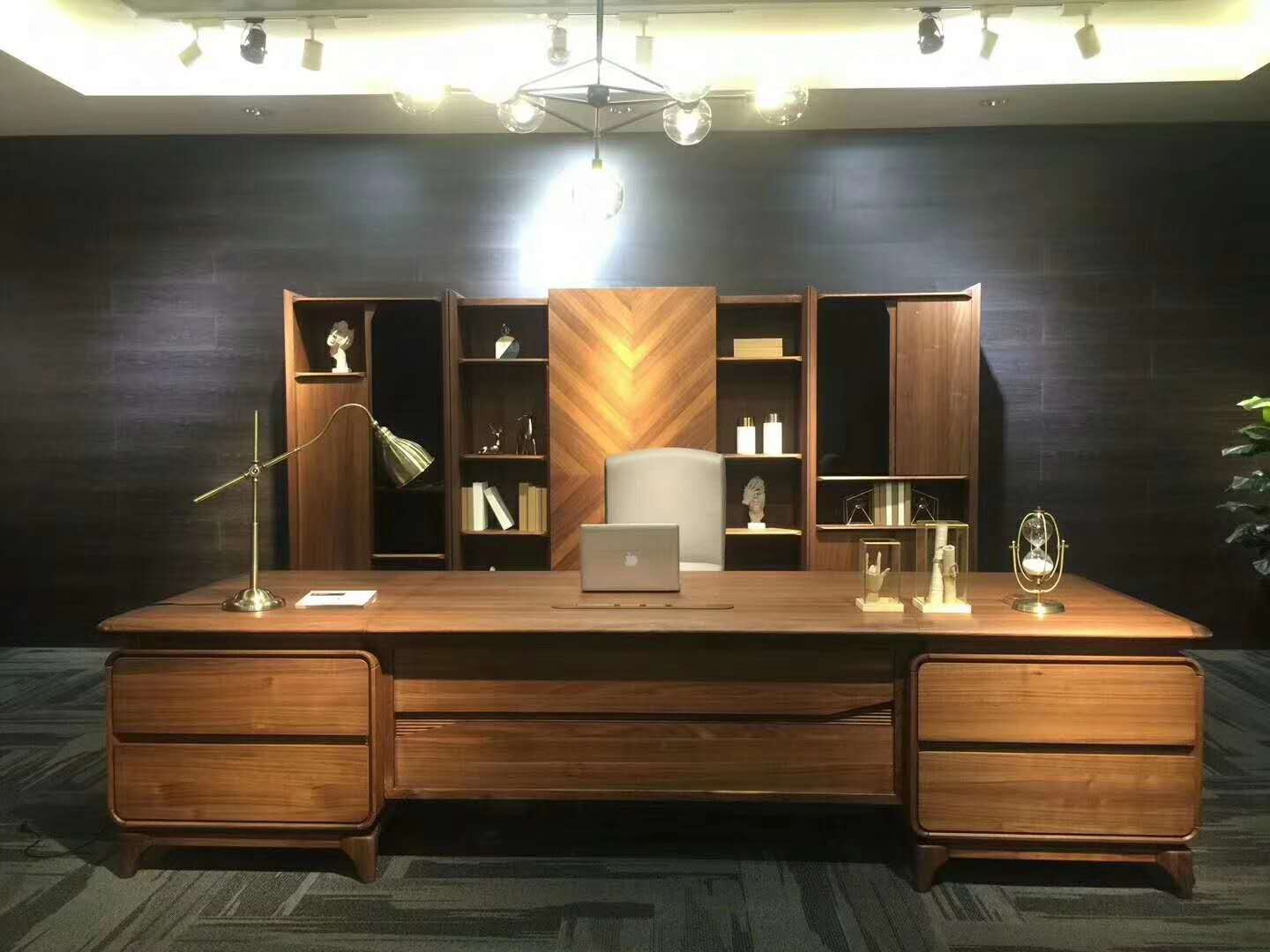 實(shí)木家具辦公桌