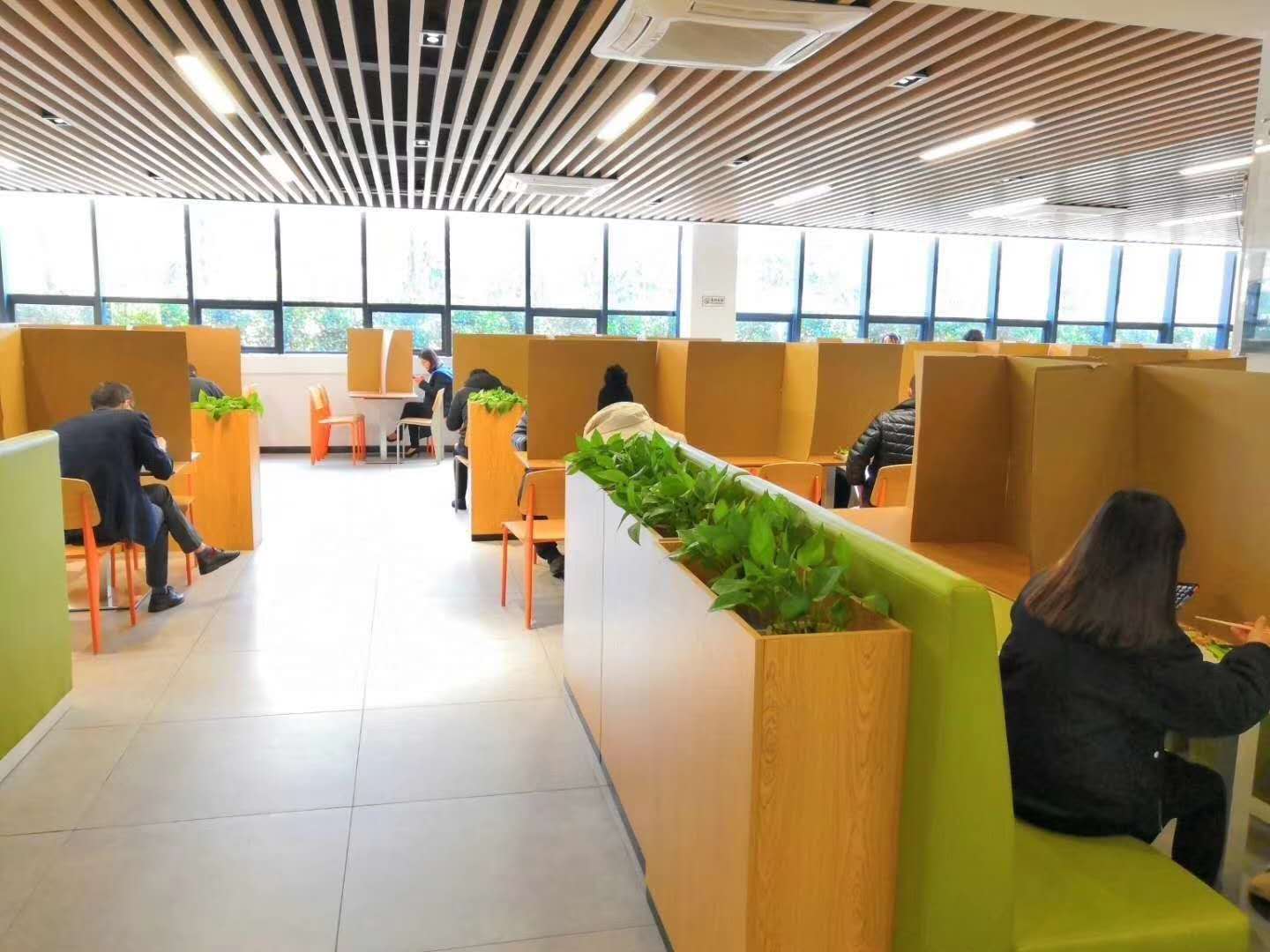 食堂餐桌隔離板