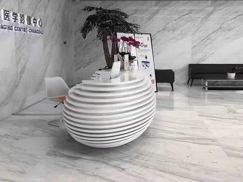 “魚形”烤漆前臺(tái) “魚形”烤漆前臺(tái)